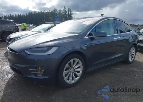 2018 Tesla Model X 100D/75D/P100D z USA, uszkodzony, nr VIN 5YJXCAE26JF105229